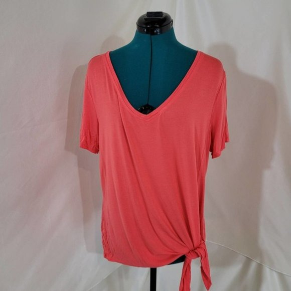 👕 Matty M Knotted Coral T-Shirt - Size Extra Large